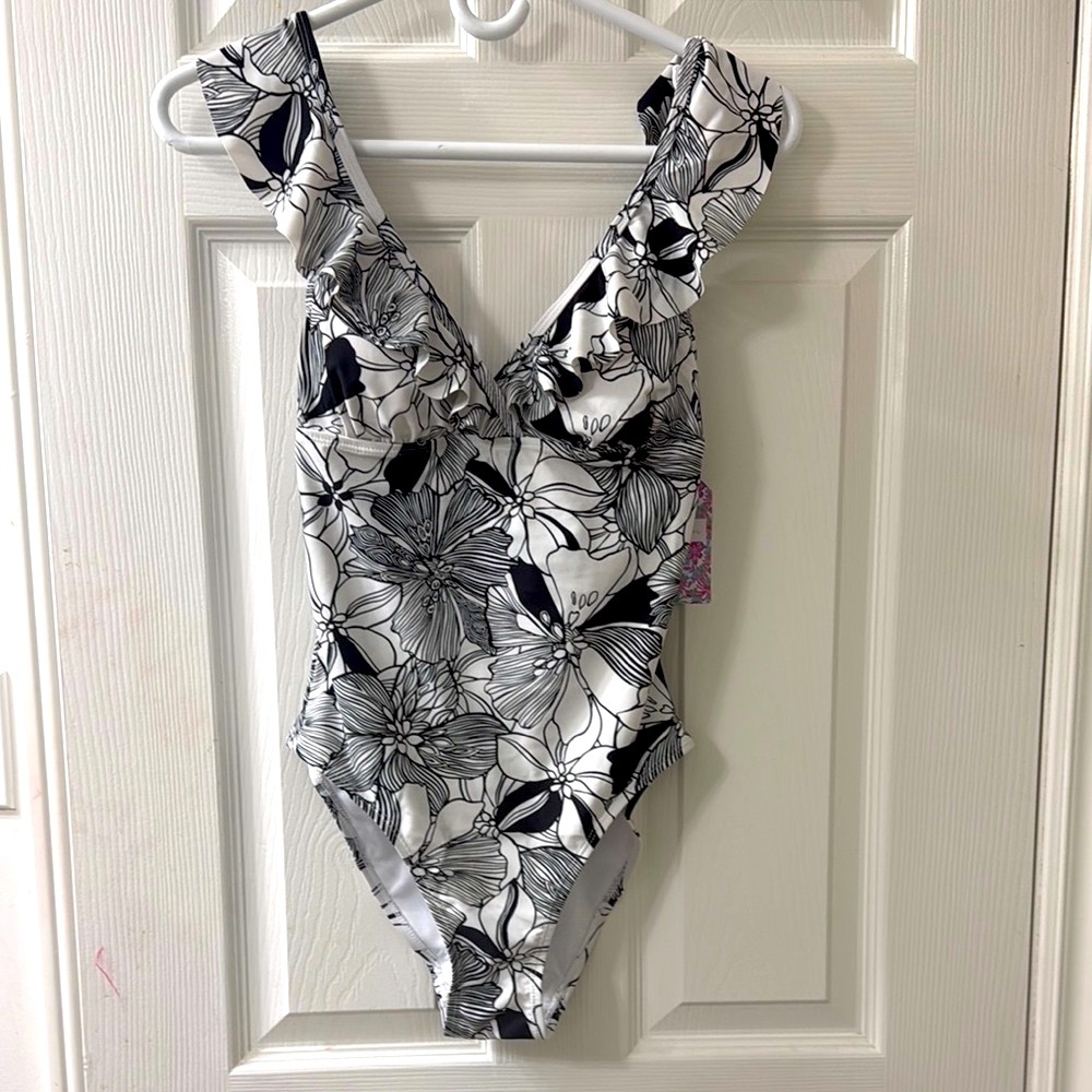 ❌SOLD❌ Stella Parker One-Piece Swimsuit

(Sold on another platform)